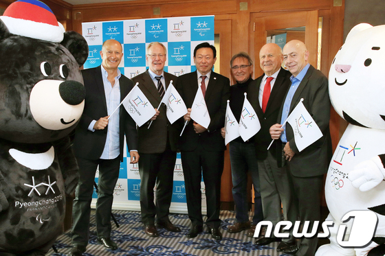 신동빈 회장, FIS회의서 평창올림픽 글로벌 홍보