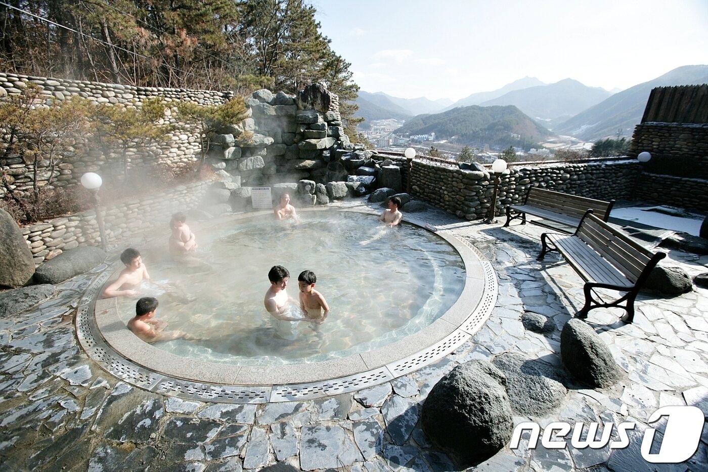 본문 이미지 - 충주 수안보온천(한국관광공사 제공)/뉴스1 ⓒ News1