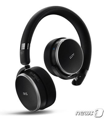 본문 이미지 - AKG 'N60NC 와이어리스'. ⓒ News1
