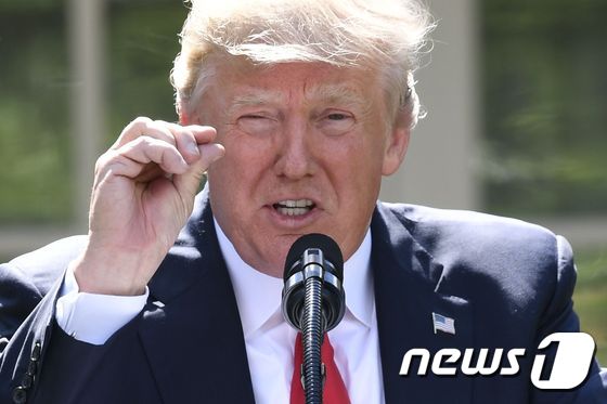 도널드 트럼프 미국 대통령은 파리 기후변화 협약이 미국에 도움이 되지 않는다 지난 6월 협약 탈퇴를 선언했다. (자료사진) © AFP=뉴스1