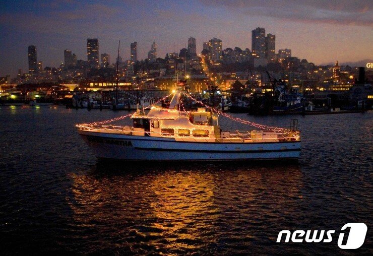 본문 이미지 - 크리시 필드 해안가를 항해하는 보트들. 샌프란시스코관광청 제공.ⓒ News1