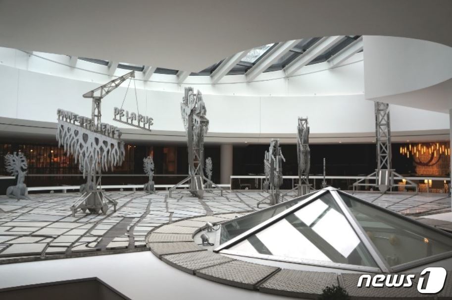 본문 이미지 - 복합문화공간으로 자리잡은 몬트리올 지하도시. 캐나다관광청 제공.ⓒ News1