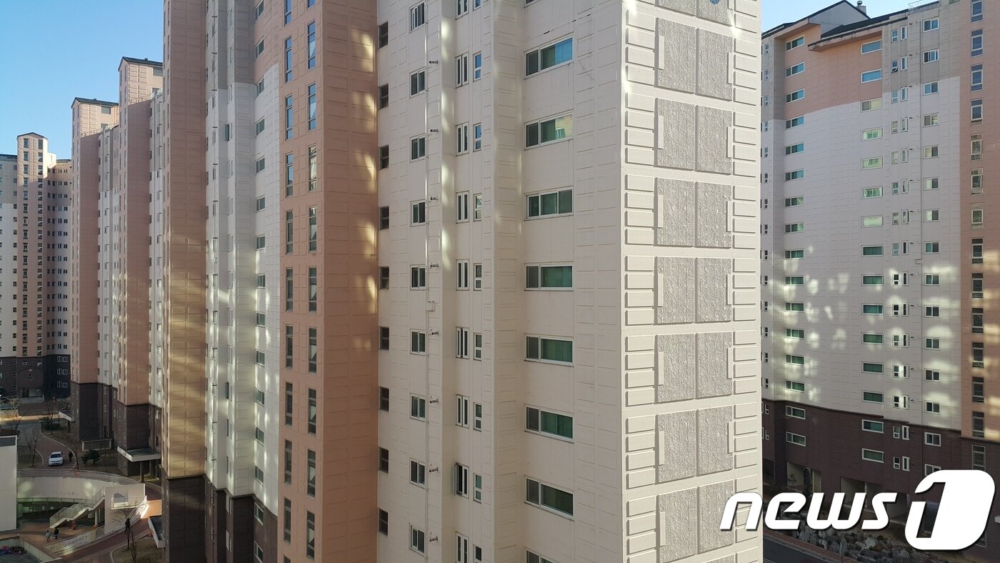 본문 이미지 - *자료사진- 경북 경산 아파트 단지의 모습ⓒ News1