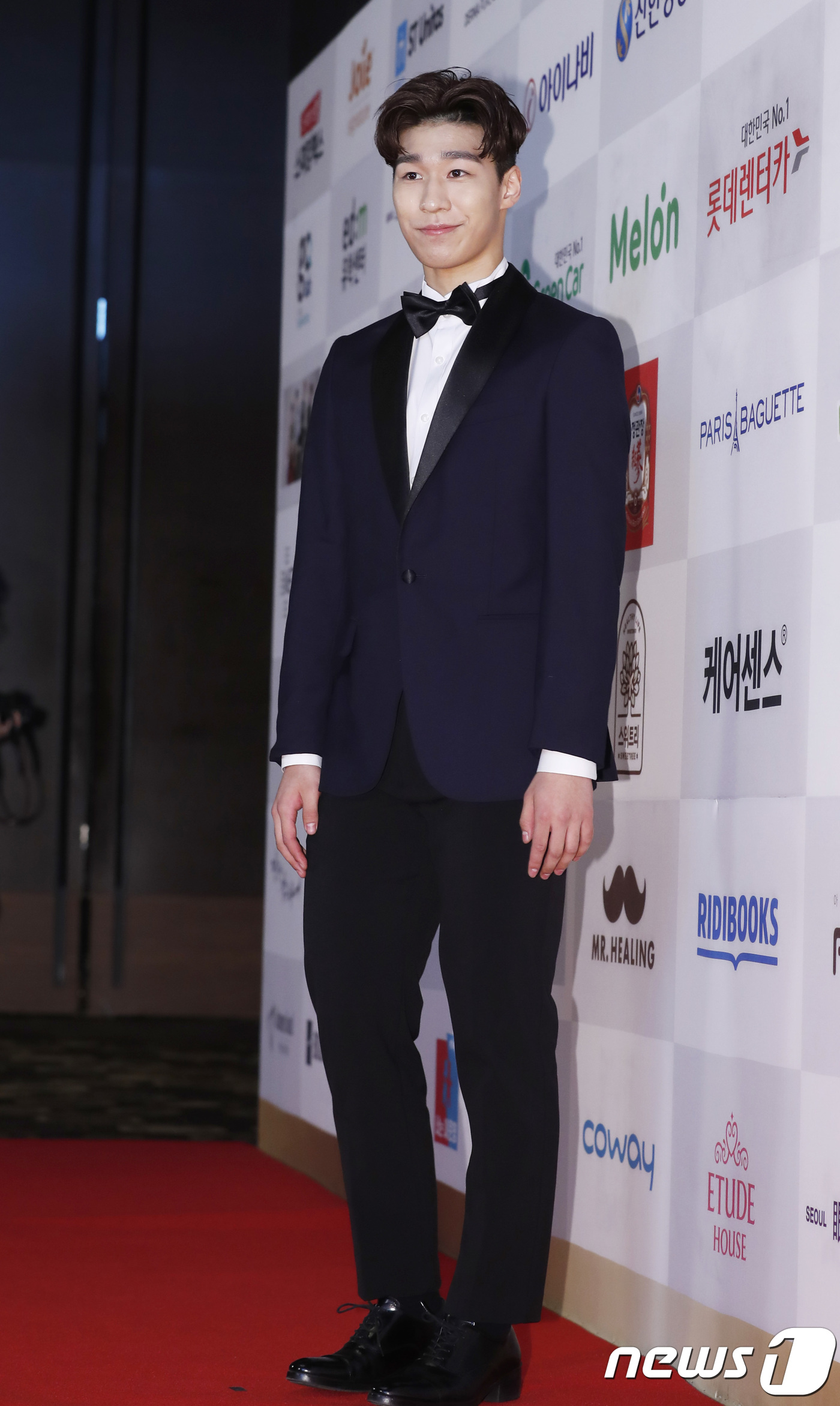 (서울=뉴스1) 권현진 기자 = 쇼트트랙 남자대표팀 황대현이 18일 오후 서울 여의도 콘래드호텔에서 열린 '2018 대한민국 퍼스트브랜드 대상' 시상식에 참석해 포즈를 취하고 있다 …