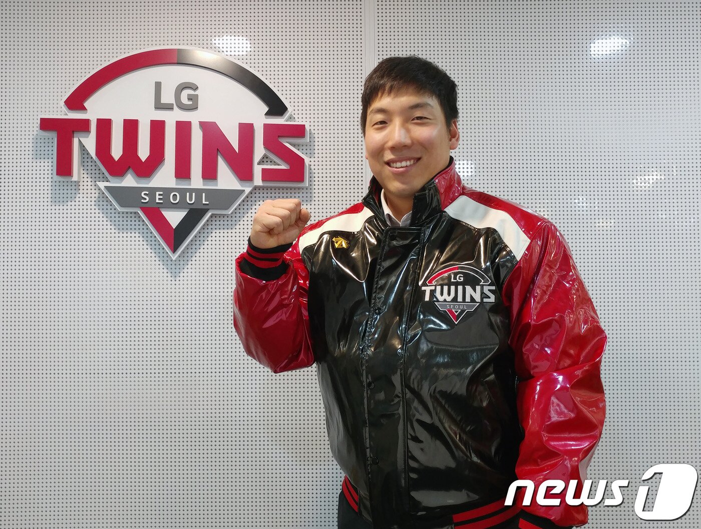 본문 이미지 - LG 트윈스와 4년 총액 115억원에 FA 계약을 체결한 김현수.(LG 제공)ⓒ News1