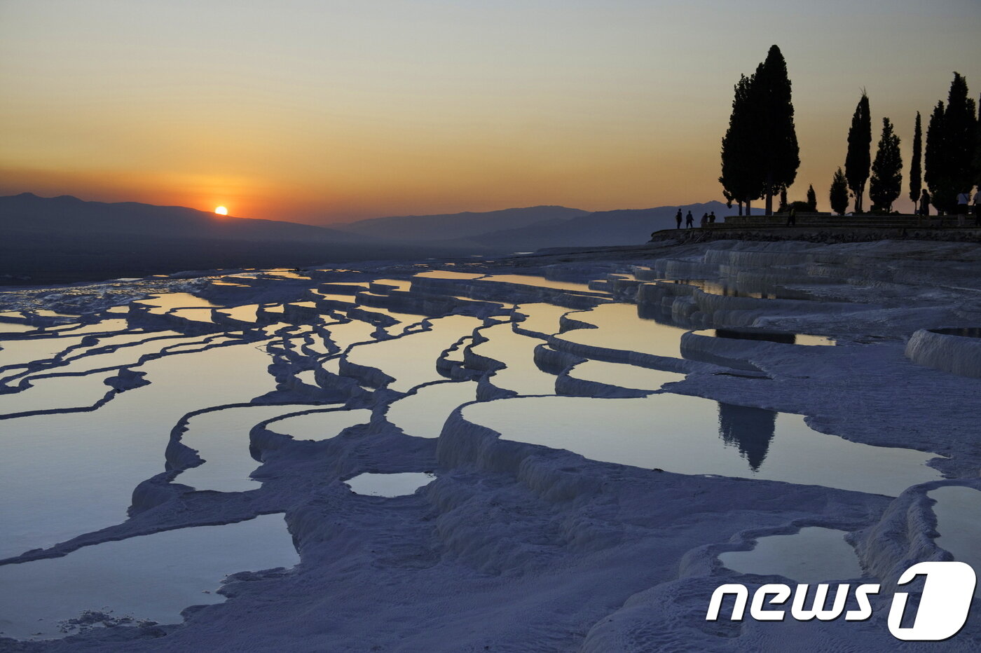 본문 이미지 - 석회암 온천을 만날 수 있는 파묵칼레. 터키문화관광부 제공.ⓒ News1