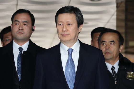 신동주 전 부회장, 롯데지주 주식 1만5000주 매입…"주주권 행사"