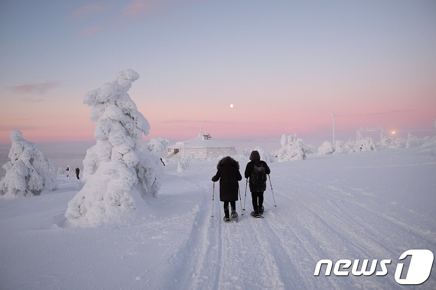 본문 이미지 - 스노우몬스터의 크기는 적게는 2m 많게는 5m까지다.ⓒ News1 윤슬빈 기자