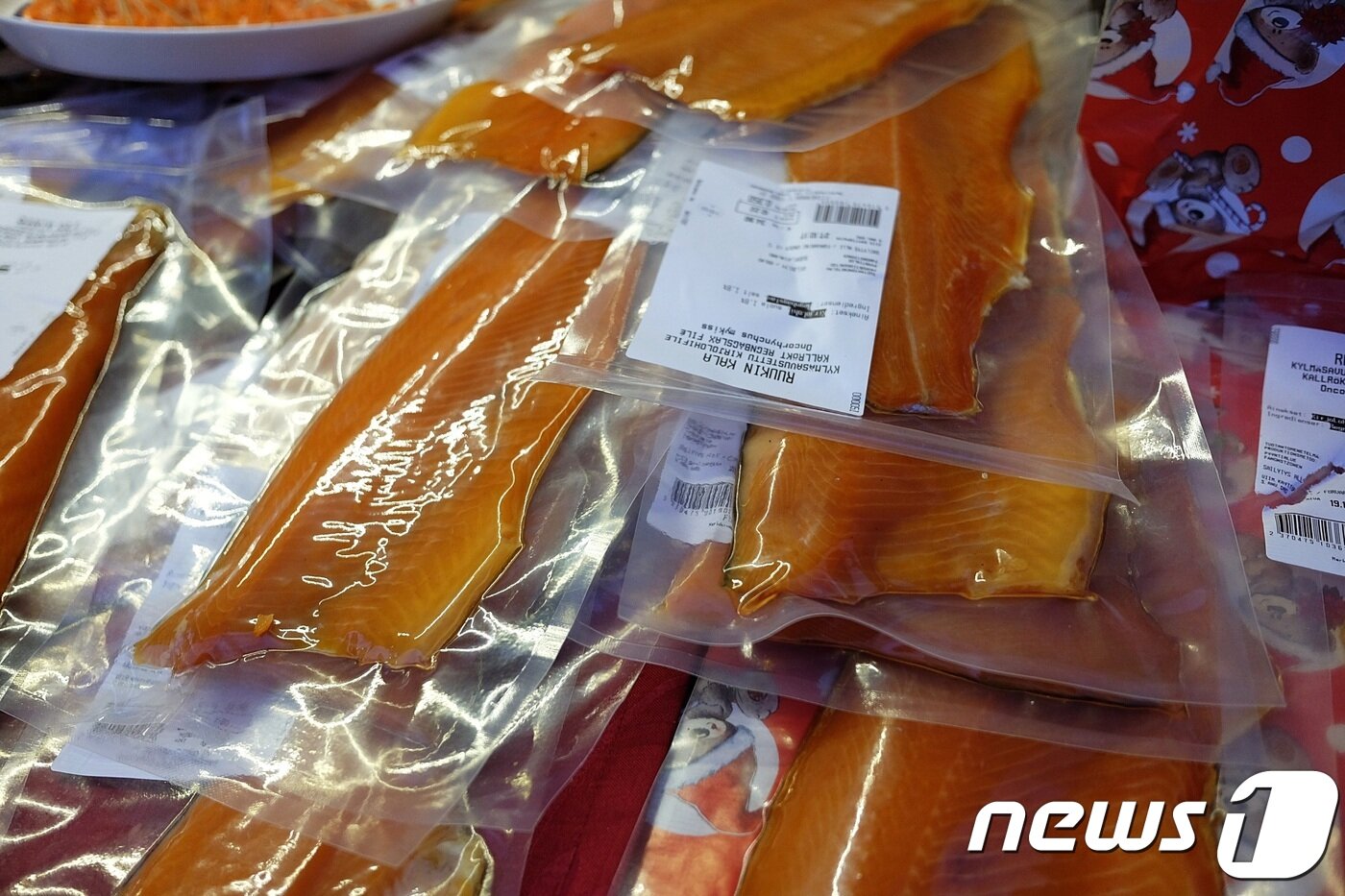 본문 이미지 - 훈제 연어 제품ⓒ News1 윤슬빈 기자