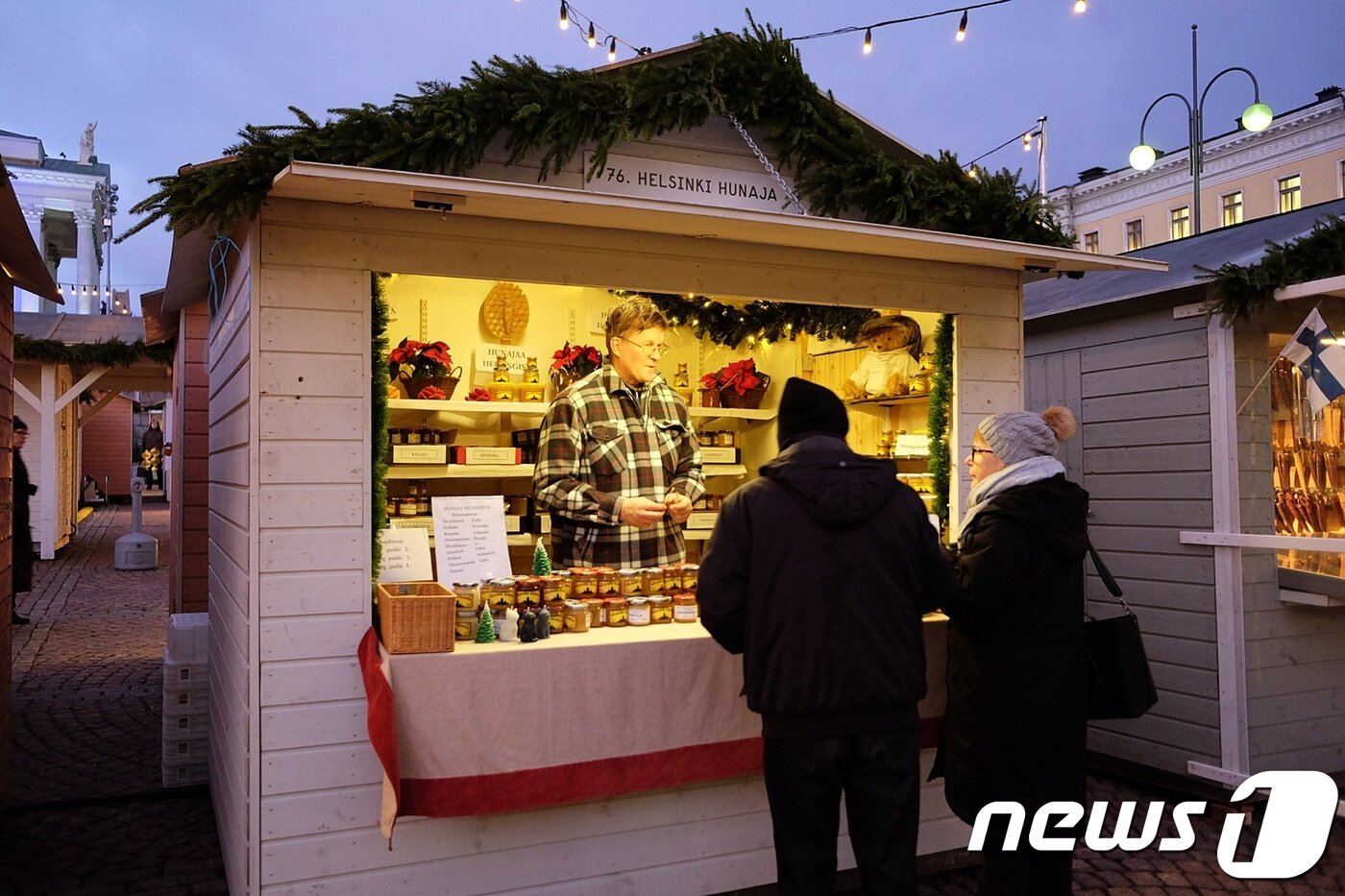 본문 이미지 - 크리스마스마켓에선 지역 특산품을 저렴하고 다양하게 만나볼 수 있다.ⓒ News1 윤슬빈 기자