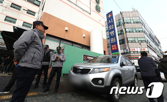 인천 낚싯배 전복 사고 발생, 시화병원으로 6명 이송