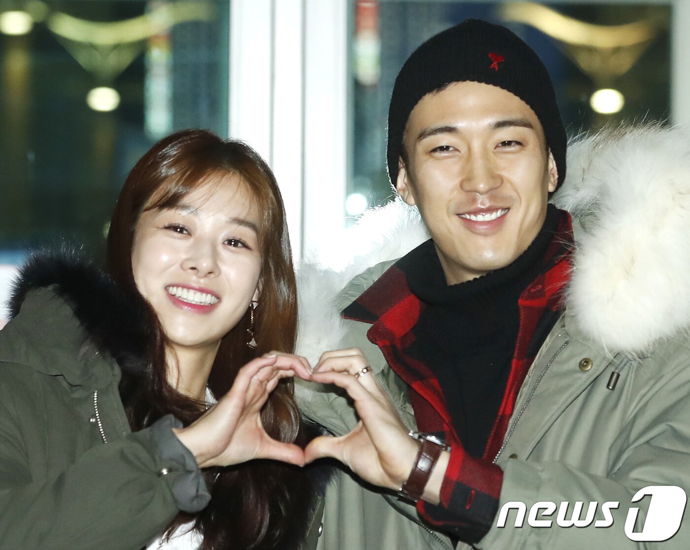 본문 이미지 - 배우 장신영, 강경준 부부/뉴스1 ⓒ News1 