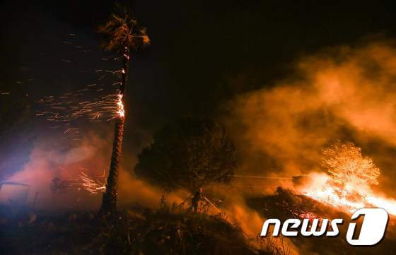 [사진] 급속하게 번지는 캘리포니아 산불
