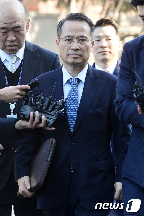 담담한 표정의 김규현 청와대 외교안보수석