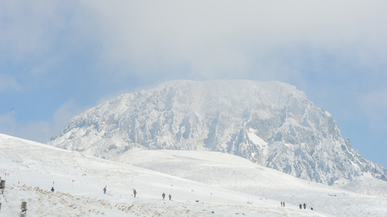 암 투병 70대 백록담 등반 도운 한라산국립공원 직원