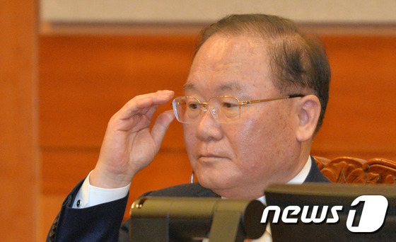 헌법재판소장 후보였던 이동흡, 박 대통령 변호인단에 합류