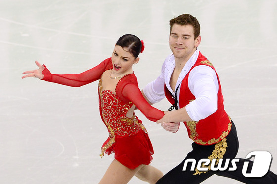 (강릉=뉴스1) 임세영 기자 = 2018 평창동계올림픽 테스트이벤트로 16일 오후 강원도 강릉시 포남동 강릉아이스아레나에서 열린 2017 국제빙상경기연맹(ISU) 4대륙 피겨스케이 …