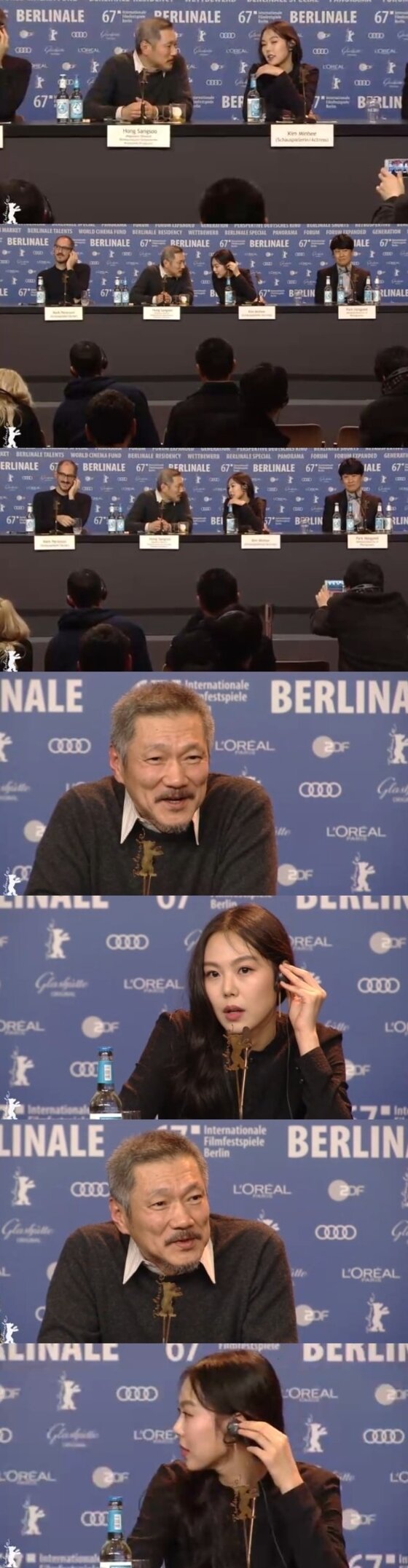 본문 이미지 - 홍상수 감독과 배우 김민희가 함께 모습을 드러냈다. ⓒ News1star / 베를린 영화제 라이브 비디오 캡처