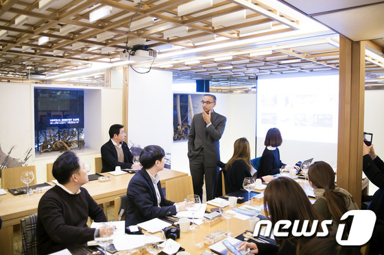지난 14일 서울 인사동에서 열린 소네바 자니 기자간담회.<사진=Go On Magazine>© News1