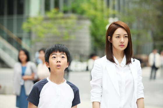 본문 이미지 - 배우 이요원이 영화 '그래, 가족' 촬영 당시의 이야기를 전했다. ⓒ News1star / 영화 '그래, 가족' 스틸