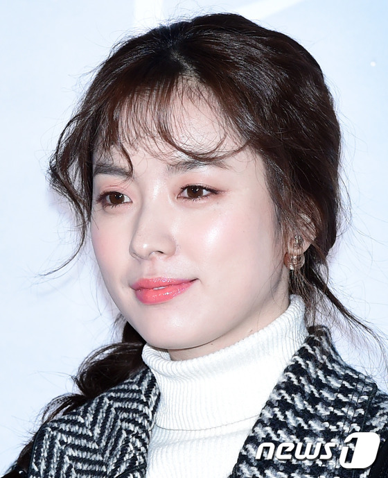 (서울=뉴스1스타) 권현진 기자 = 배우 한효주가 21일 오후 서울 왕십리cgv에서 열린 영화 ‘싱글라이더’ VIP 시사회에 참석해 포즈를 취하고 있다.