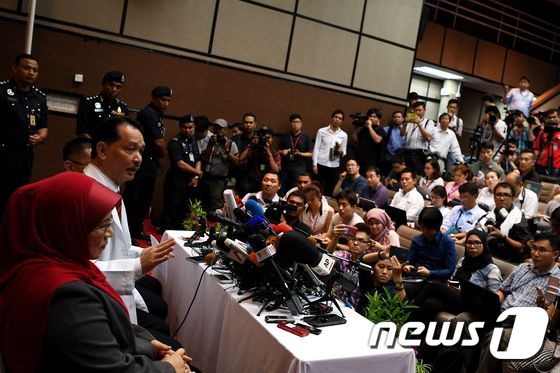 말레이시아 보건부 누르 히샴 압둘라 국장은 21일 김정남 부검 결과를 발표했다. © AFP=뉴스1