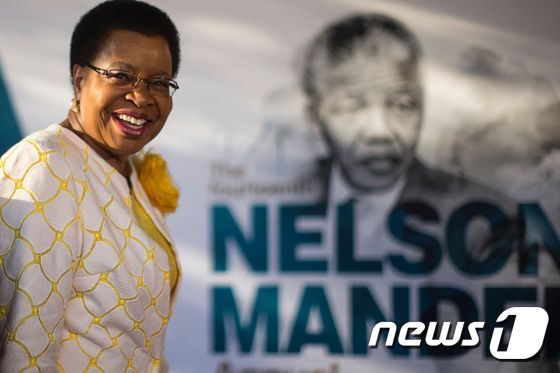 넬슨 만델라 전 남아공 대통령과 재혼했던 그라사 마셸 여사 © AFP=뉴스1