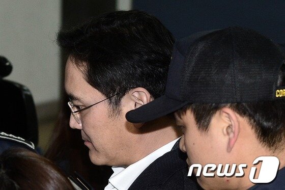 본문 이미지 - 이재용 삼성전자 부회장. 2017.2.23/뉴스1 ⓒ News1 민경석 기자