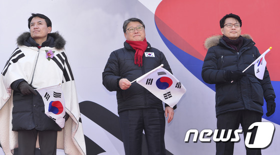 탄핵 기각집회 참석한 김진태-조원진-윤상현