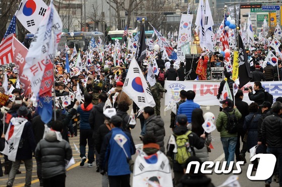 '탄핵기각' 촉구 행진