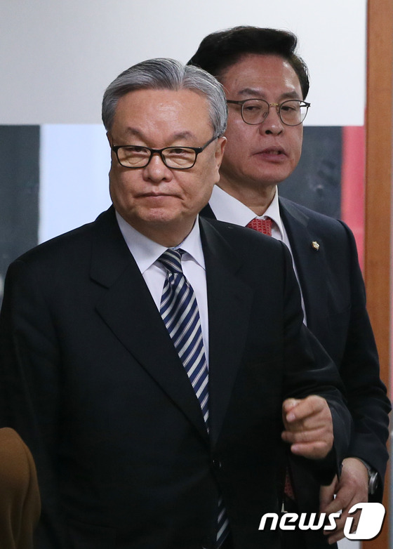 [탄핵인용]착잡한 표정의 자유한국당 지도부