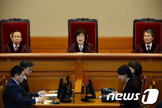 [탄핵인용] 헌법재판소, 박근혜 대통령 탄핵 심판 선고