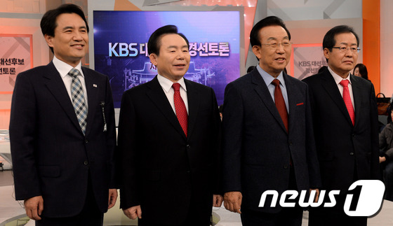 상반된 표정의 자유한국당 대선주자들