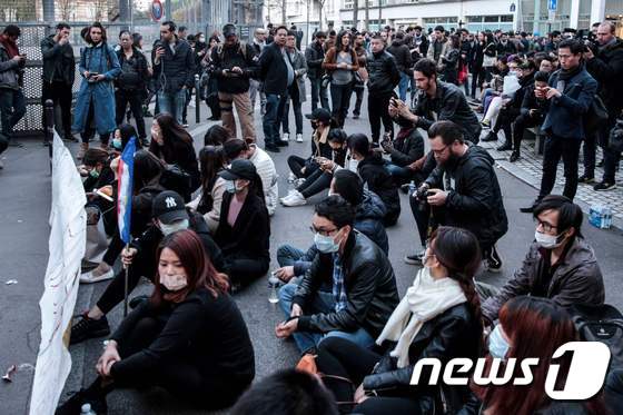 [사진] 중국인 피격 사망에 중국인들 연좌시위