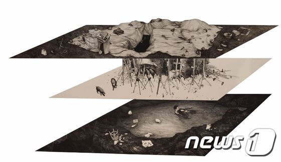 본문 이미지 - 이진주, 가짜 우물(Deceptive Well), 2017, Korean paint on linen, 260x528cm (아라리오갤러리 제공) ⓒ News1