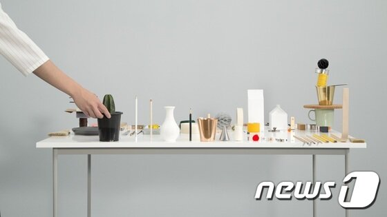 본문 이미지 - 오민 &#39;ABA Video&#39;, 비디오 설치, 2016, 12분50초 &#40;에르메스재단 제공&#41; ⓒ News1