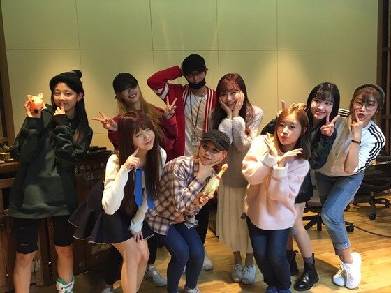 본문 이미지 - 걸그룹 러블리즈가 별밤지기 강타와 만났다. ⓒ News1star / MBC