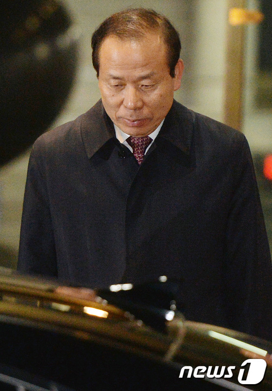 귀가하는 김이수 헌법재판관