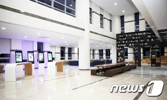 본문 이미지 - 청주대학교 중앙도서관 내부 모습. 청주대학교 제공 ⓒ News1