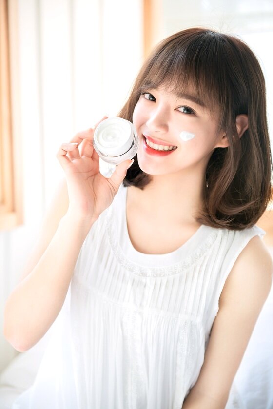 본문 이미지 - 걸그룹 구구단 세정이 화장품 광고 모델로 발탁됐다.ⓒ News1star / 젤리피쉬