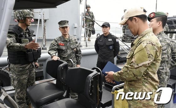 김포·강화지역 현장지도 나선 해병대사령관