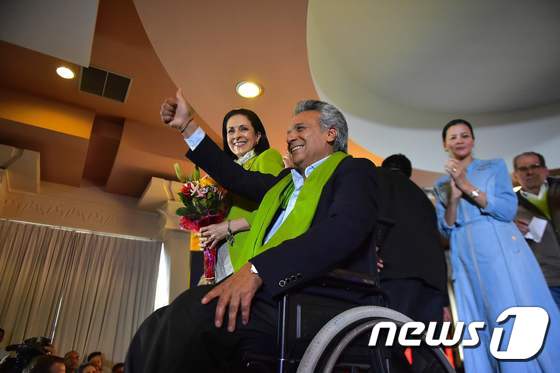 [사진] 에콰도르 ‘휠체어 대통령’ 탄생