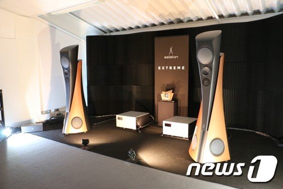 본문 이미지 - 2015 뮌헨오디오숀 에스텔론 쇼룸 ⓒ News1