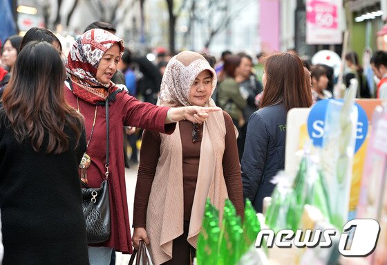 본문 이미지 - 정부는 올해부터 외국인 관광객 유치 확대를 위해 비자 제도를 대폭 개선한다ⓒ News1 이재명 기자