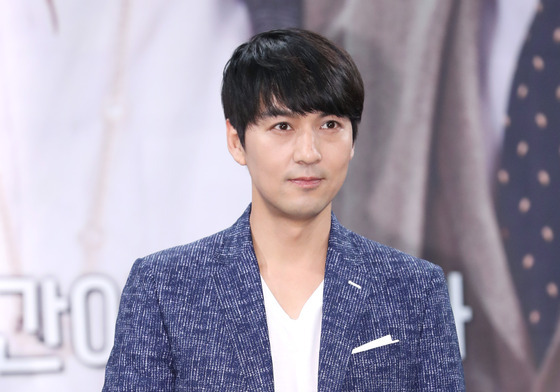 이필모 12일 부친상…3년전 어머니 별세 이어 비보