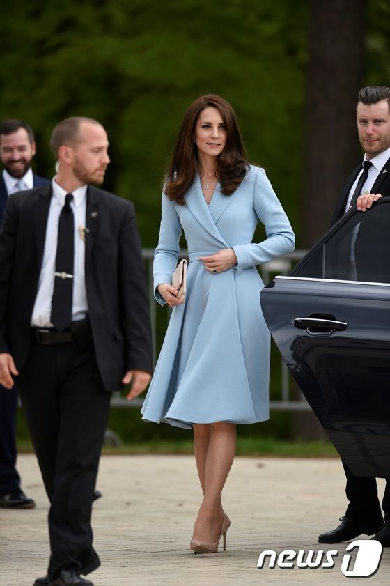 (룩셈부르크 AFP=뉴스1) 우동명 기자 = 영국의 캐서린 왕세자비가 11일 (현지시간) 룩셈부르크에서 런던조약 150주년 기념식에 참석하고 있다.ⓒ AFP=뉴스1
