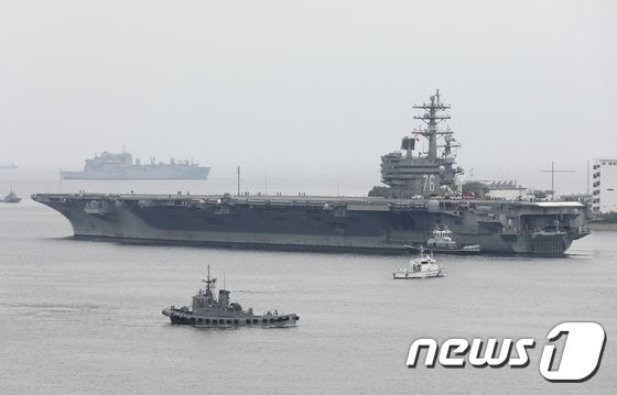 미국 로널드레이건함(CVN-76)이 지난 16일 일본 요코스카 해군기지를 떠났다. © AFP=뉴스1