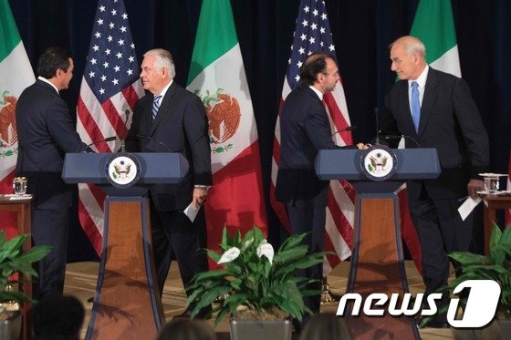 [사진] 美 국무와국토부 장관,멕시코 외무,내무와 회견