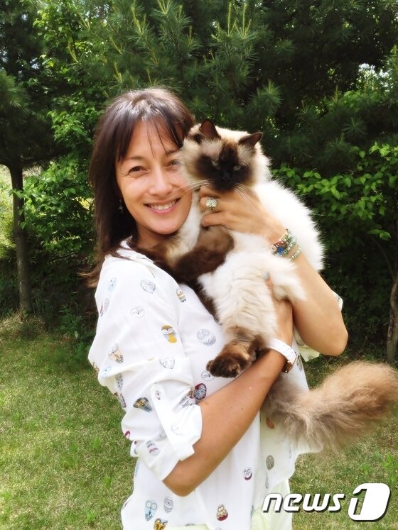 본문 이미지 - 박칼린 음악감독과 심바.(사진 박칼린 감독 제공)ⓒ News1