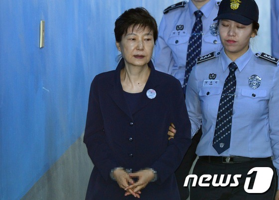 뇌물혐의 등으로 구속기소 된 박근혜 전 대통령 2017.5.25/뉴스1 © News1 오대일 기자